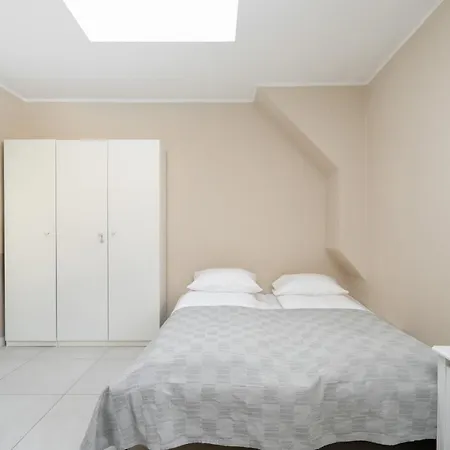 Comfortable Studio For 2 In Near The Market And Park By Renters Apartment Poznan